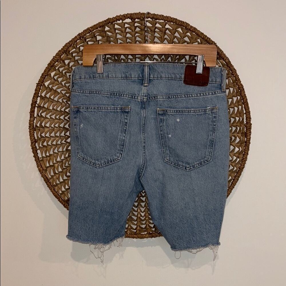 Abercrombie & Fitch men’s distressed denim shorts size 32”